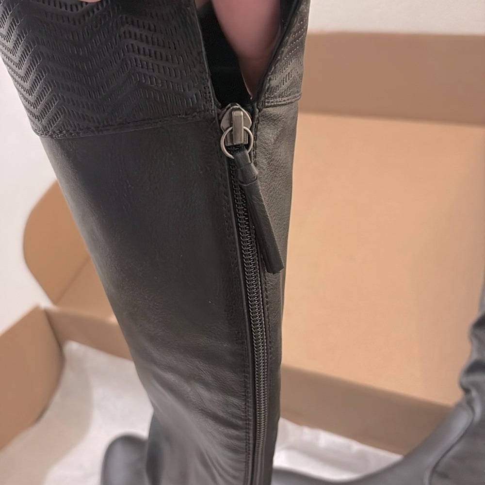 NEW [Baretraps] Marcela Black Wide-Calf Tall Over-The-Knee Boots Women’s Sz 5.5 - Picture 9 of 13